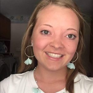 Meet your Posher, Natalie